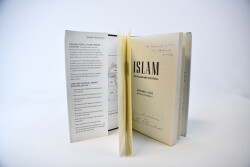 Islam: The Religion and the People- Bernard Lewis/ Buntzie Churchill - 7